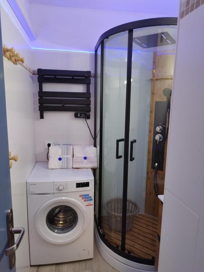 Confort Sur Le Port Gruissan Bagian luar foto